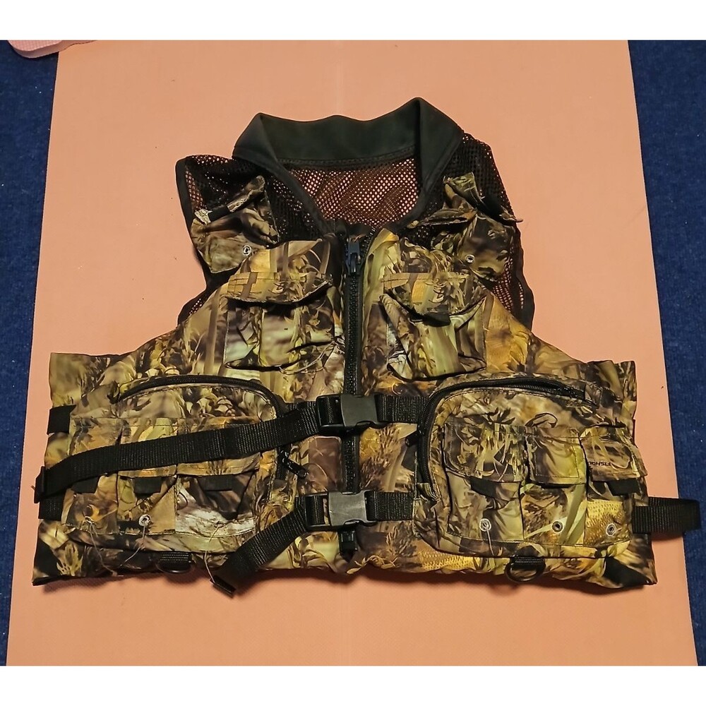 Camo Hunting/Fishing Adult  Large/XLarge Life Jacket Vest